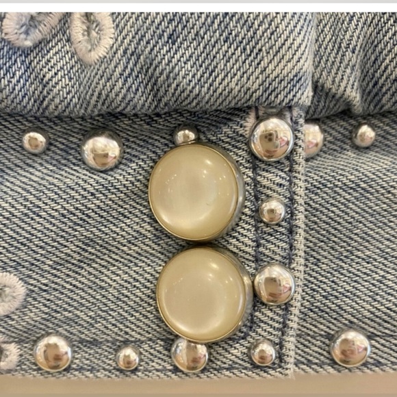 Marc Jacobs Stud Broderie Anglaise Daisy Embroidered Denim Jacket In Blue - Picture 5 of 13